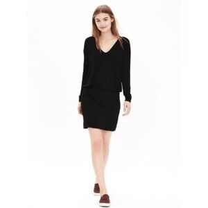 Banana Republic Sz XS Black V-Neck Blouson Knit Vee Dress Stretch Runs Large